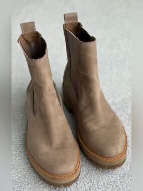 Timberland Taupe Chelsea Lug Boots for Women